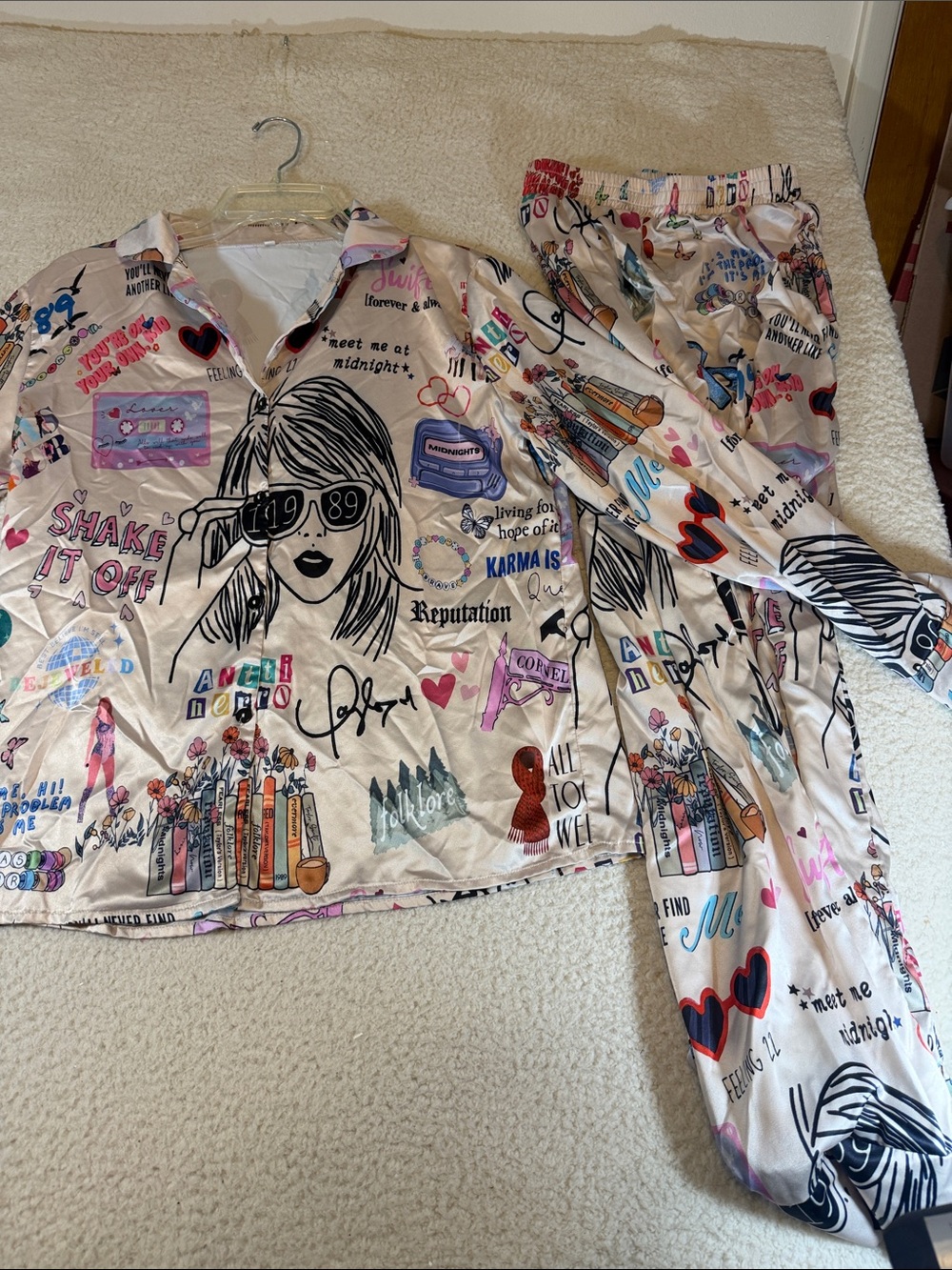 Womens Satin Graphic Print Pajama Set - Cream Pink 0000